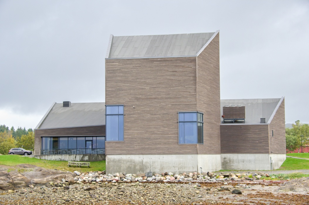 新築らしく、外観もきれい。