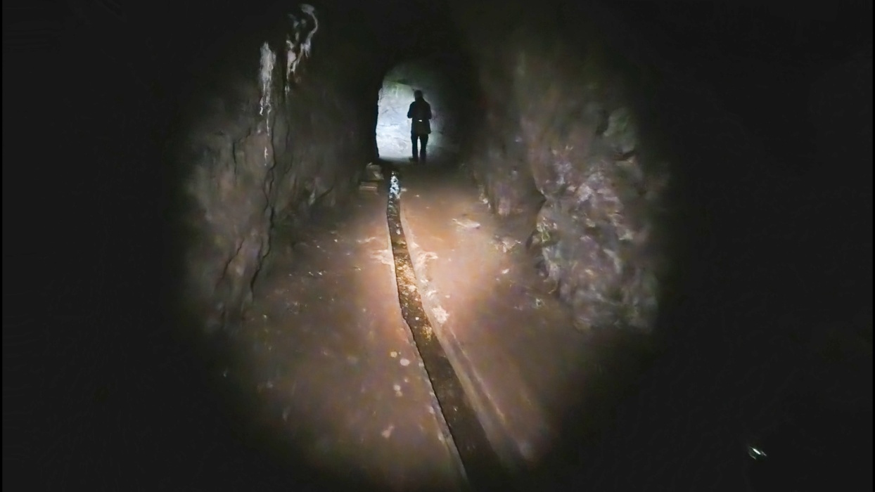 捕虜は防衛施設やボードー空港の工事に強制動員された